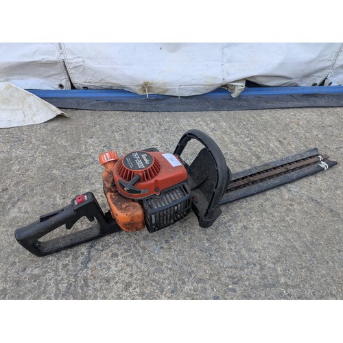 273 - A Tanaka THT-2000 petrol hedge trimmer