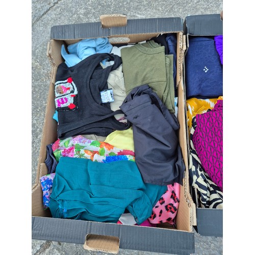 2074 - A large selection of new and used clothing