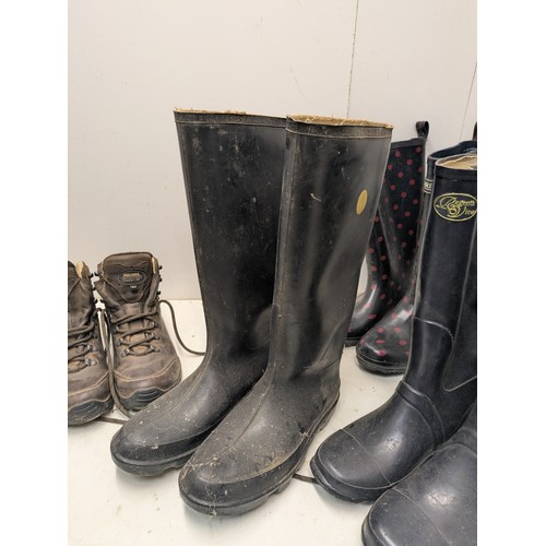 2066 - A selection of various wellington and walking boots