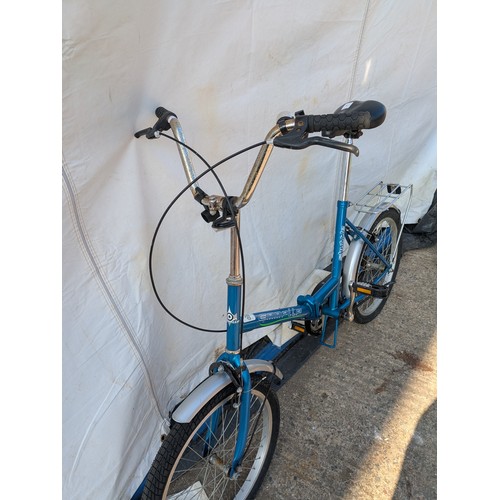 282 - An Emelle Shuttle folding push bike