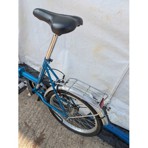 282 - An Emelle Shuttle folding push bike