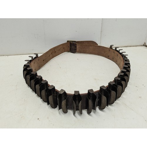 1087 - A leather shotgun shell belt