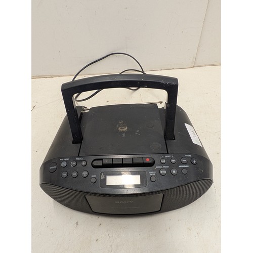 1409 - A Sony model cfd-s50 portable cd radio cassette recorder