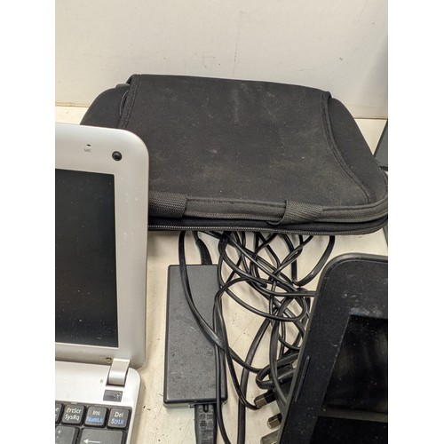 1514 - A selection of 3 laptops including HP and lenovo