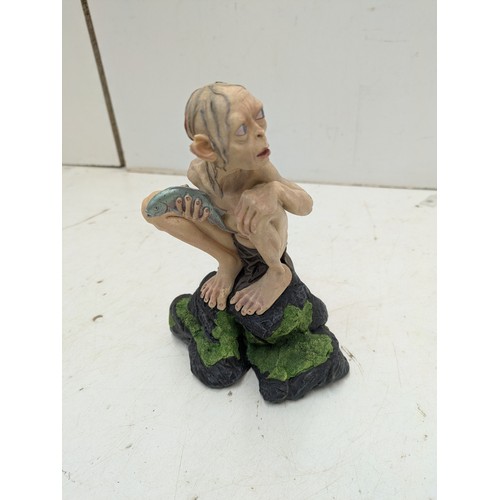 2126 - Lord of the rings the two towers Smeagol statue