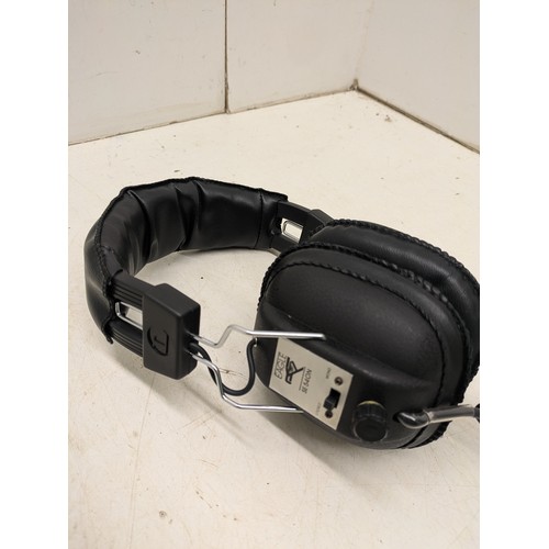 1241 - A pair of Eagle SE 54ON headphones