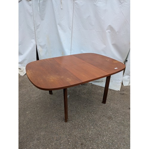 509 - A genuine G Plan retro extending dining table