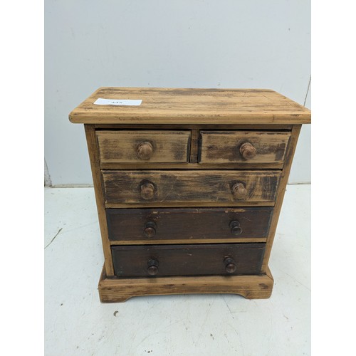 445 - A small pine drawer unit