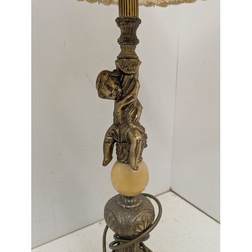 443 - A lovely ornate vintage table lamp with floral effects