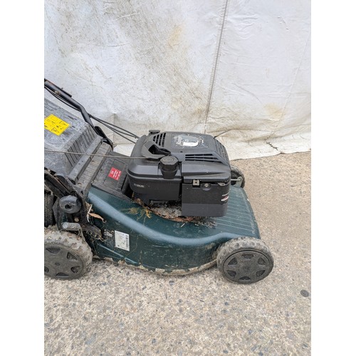 66 - A Briggs and Stratton Ranger 48 petrol Lawn mower - Mountfield bag