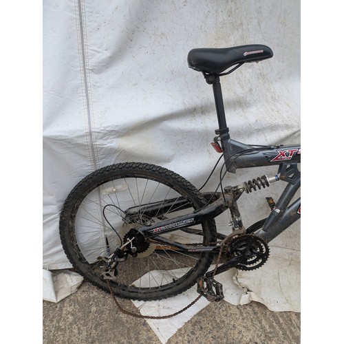 61 - A Shockwave XT950 full suspension mountain bike