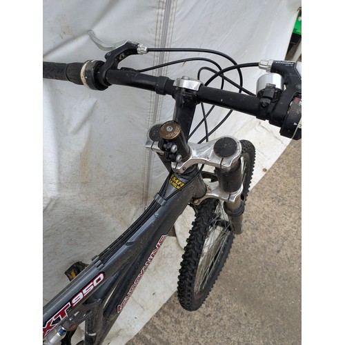 61 - A Shockwave XT950 full suspension mountain bike