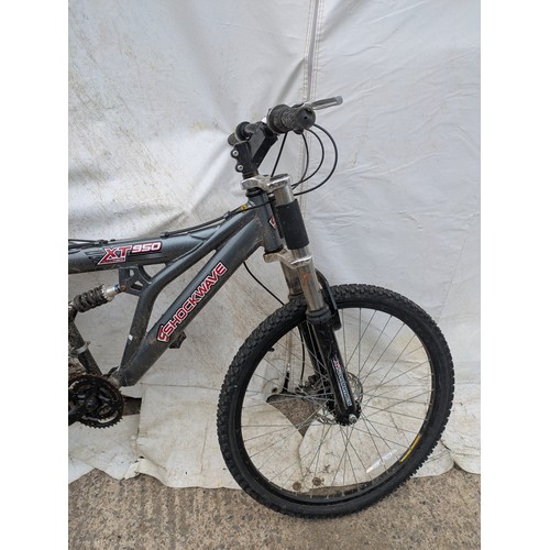 61 - A Shockwave XT950 full suspension mountain bike