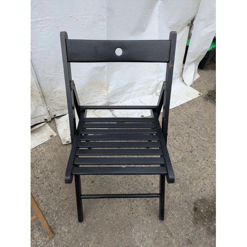 69 - A selection of 3 folding outdoor chairs