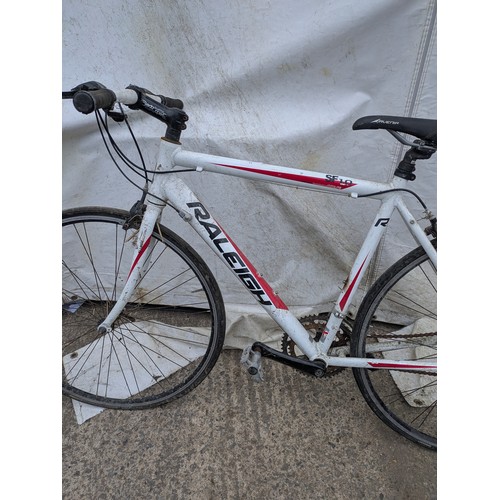 11 - A Raleigh SF10 road bike