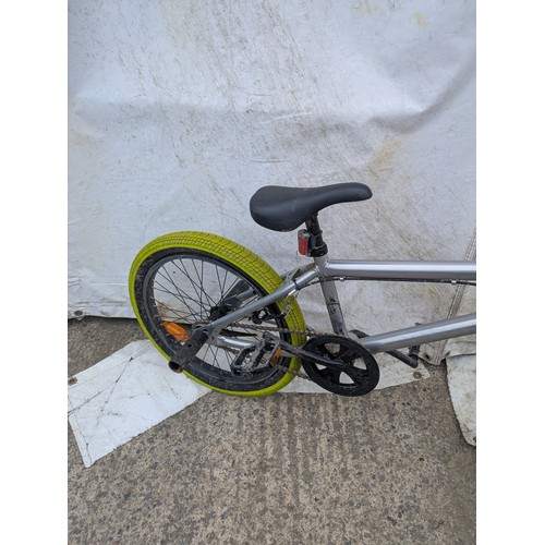 56 - A Wipe BMX 28th 360 handlebars and yellow tyres