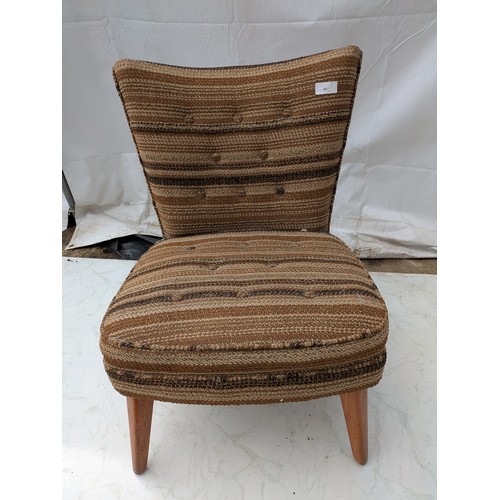 467 - Retro striped fabric lounge chair