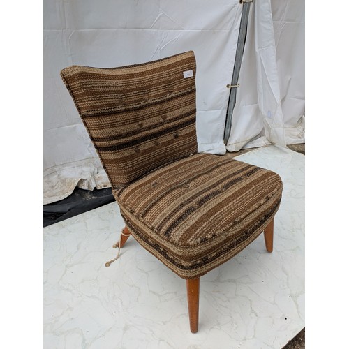 467 - Retro striped fabric lounge chair