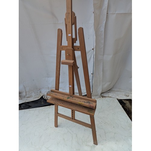 421 - A pine artists easel