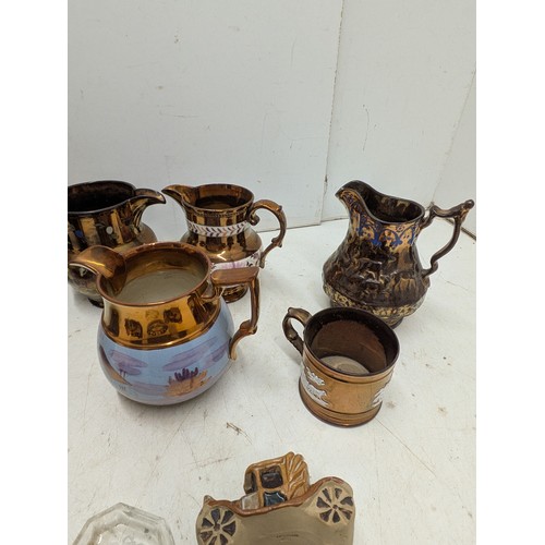 921 - A selection of vintage copper lustreware