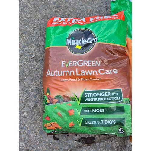 22 - 2 unopened bags of Miracle Gro lawn feed