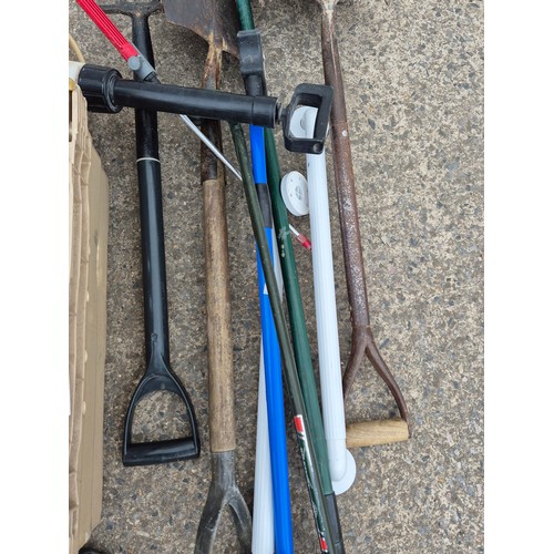 43 - A selection of various garden tools and equipment