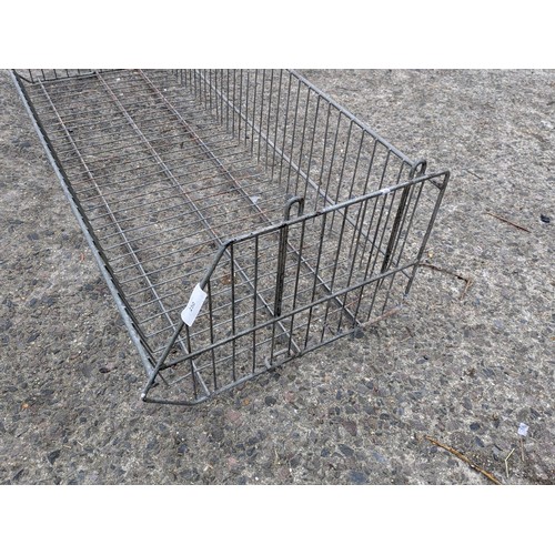 283 - A galvanized steel mesh storage tray