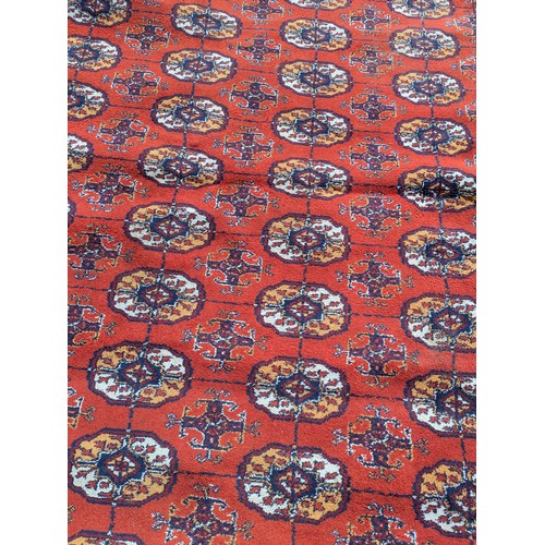 432 - A large wool area rug approx 172cmx230cm