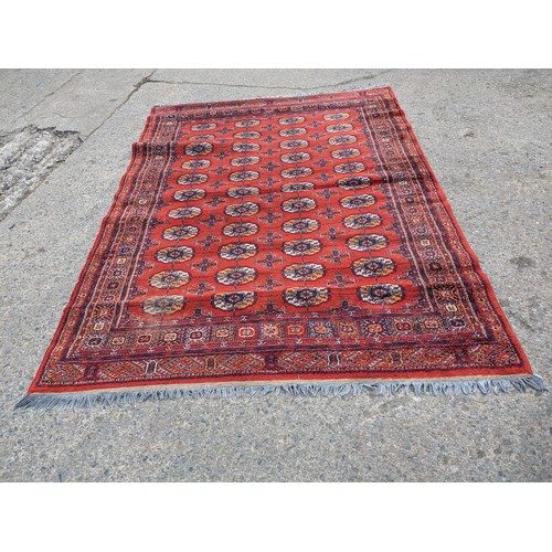 432 - A large wool area rug approx 172cmx230cm