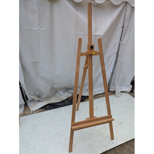 444 - A pine artists easel