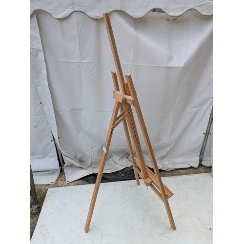 444 - A pine artists easel