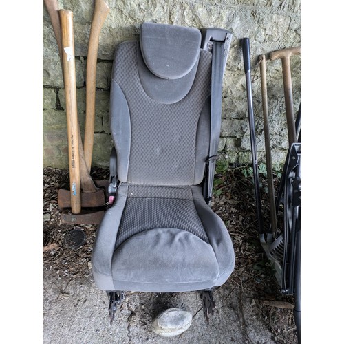 651 - A Peugeot expert rear seat