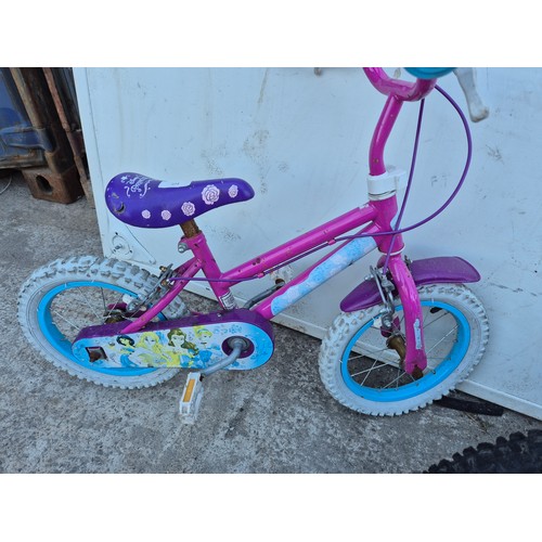 224 - A trio of children's bikes