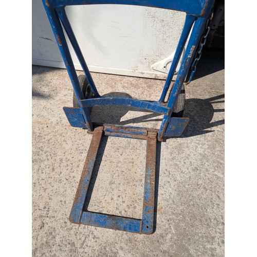 219 - A heavy duty metal sack truck