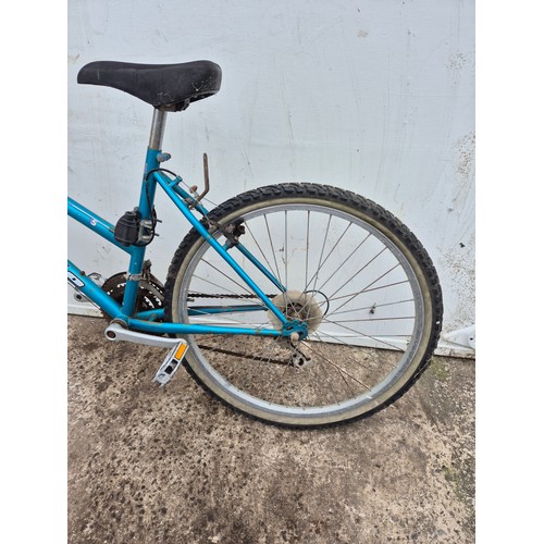 17 - An Apollo Kimera ladies push bike