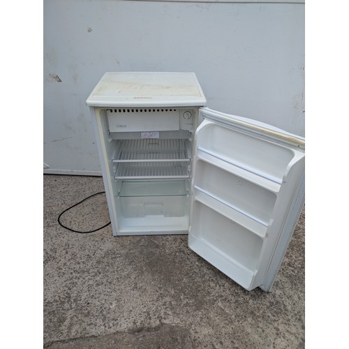 661 - A fridge master under counter fridge model MTRR110 - working