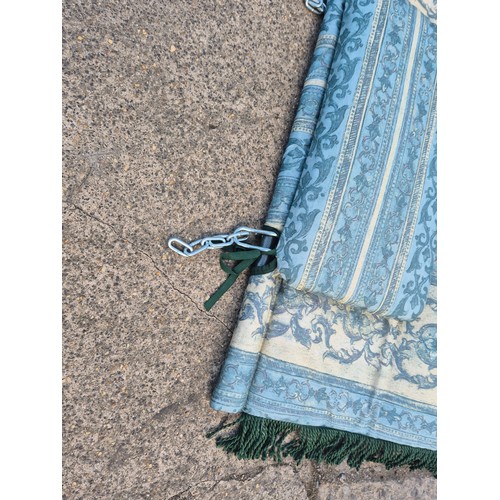 310 - An outdoor garden hammock