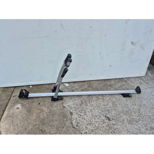 313 - A universal roof mounted bicycle carrier with key