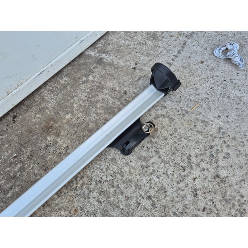 313 - A universal roof mounted bicycle carrier with key
