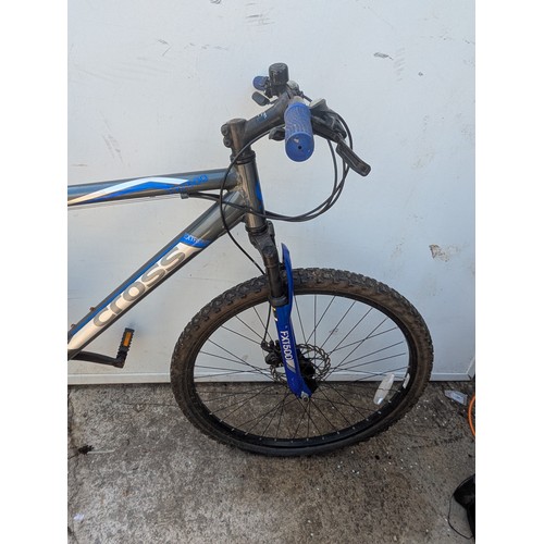369 - An extreme cross fxt500 mountain bike