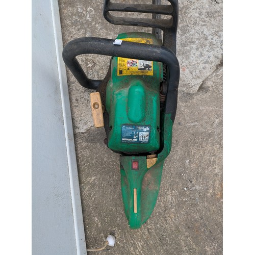 379 - A garden line gpcs-42cc petrol chainsaw