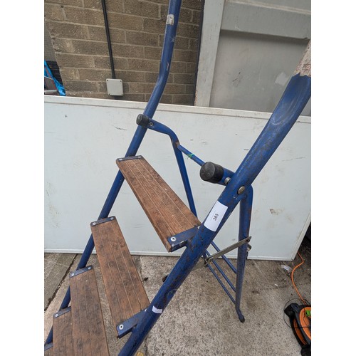 385 - A retro collapsible ladder