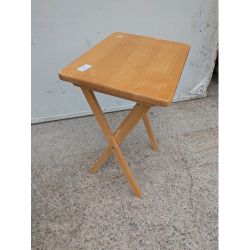 457 - A pine collapsible table