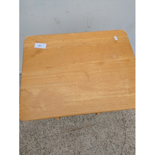 457 - A pine collapsible table