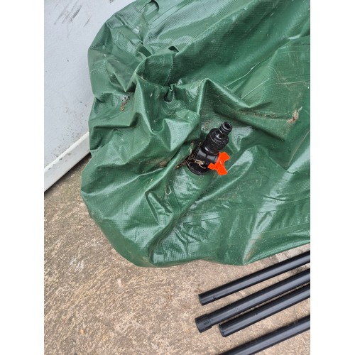 17 - A collapsible garden water butt