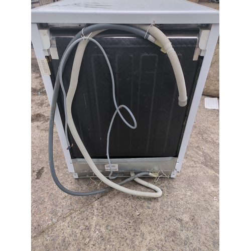 608 - A Beko DSFN 1530 W under counter dishwasher - working
