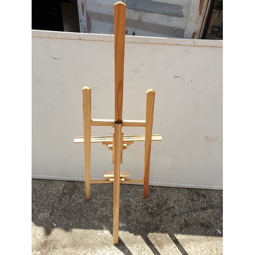 610 - A pine artist's easel