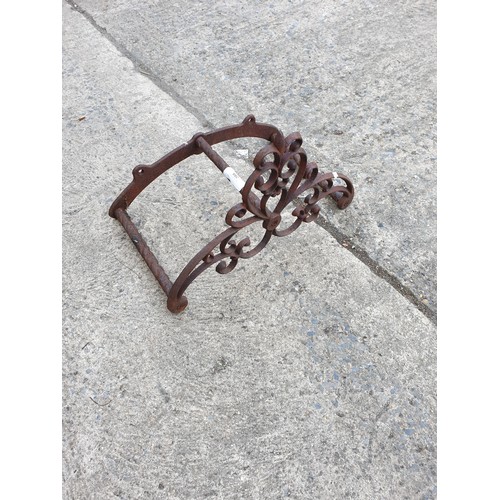289 - A vintage cast iron boot scraper