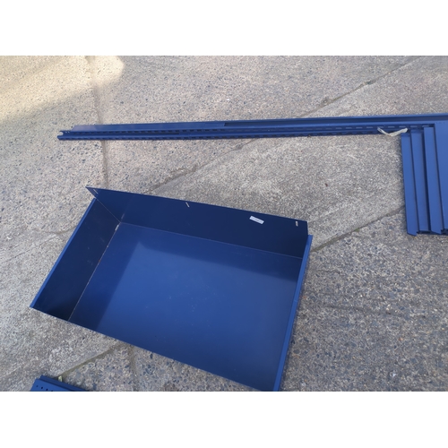260 - A workshop shelving unit