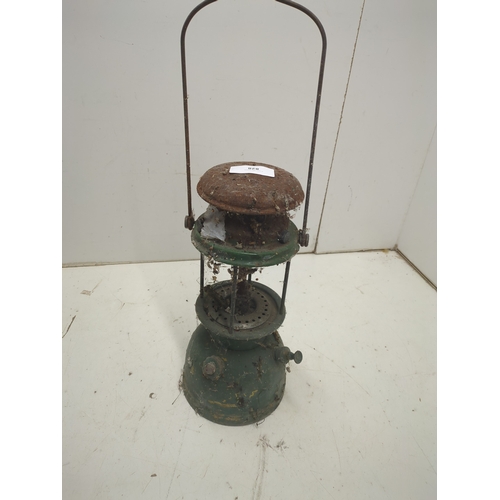 828 - A vintage Aladdin paraffin lamp